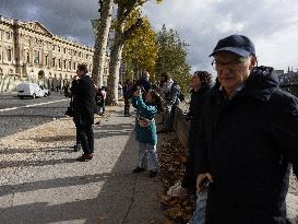 Atmosphere Around Louvres Museum Following Robbery - Paris