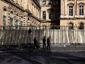 Atmosphere Around Louvres Museum Following Robbery - Paris