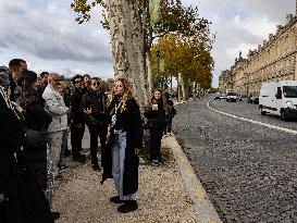 Atmosphere Around Louvres Museum Following Robbery - Paris