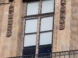 Atmosphere Around Louvres Museum Following Robbery - Paris