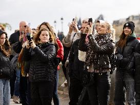 Atmosphere Around Louvres Museum Following Robbery - Paris