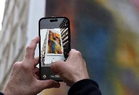 Mural Painting In Tribute To The Victims Of The 13 November Attacks - Paris
