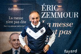 Book signing of Eric Zemmour - Bordeaux