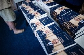 Book signing of Eric Zemmour - Bordeaux