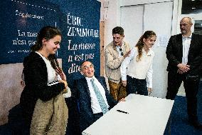Book signing of Eric Zemmour - Bordeaux