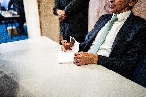 Book signing of Eric Zemmour - Bordeaux