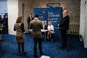 Book signing of Eric Zemmour - Bordeaux