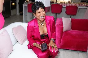 The Ladies of Porter Ranch x Glamlite Holiday Party - US