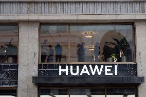 Huwei Mate 80 Phone Reserve