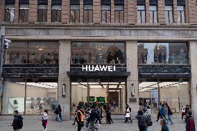 Huwei Mate 80 Phone Reserve