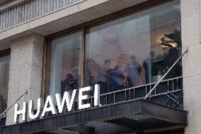 Huwei Mate 80 Phone Reserve