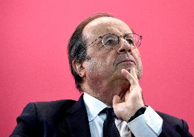 Meeting Of Bernard Cazeneuve For 2027 Presidential Election - Cergy-Pontoise