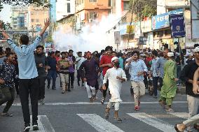 Clashes Outside the International Criminal Court - Dhaka