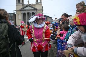 Massive Crowds Celebrate Sinterklaas Arrival - Amsterdam