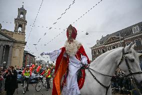 Massive Crowds Celebrate Sinterklaas Arrival - Amsterdam