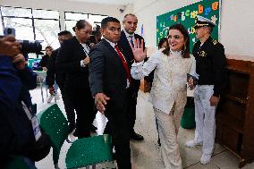 Ecuadorians Voted Against The Return Of Foreign Military Bases - Quito