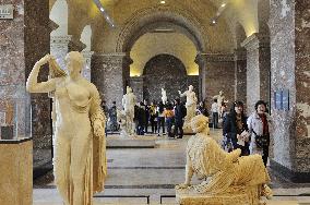 Illustration - Louvre Museum