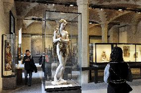 Illustration - Louvre Museum