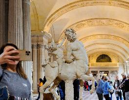 Illustration - Louvre Museum