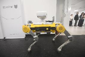 World Fastest Robot Dog Black Panther 2.0