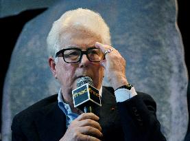 Ken Follett At Public Interview - Paris