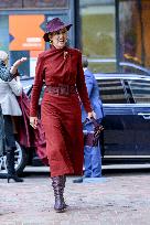 Queen Maxima Opens Circular Wooden Residential Building - Rotterdam