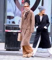 Gigi Hadid Out With Friends - NYC