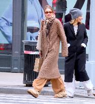 Gigi Hadid Out With Friends - NYC