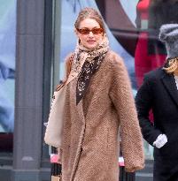 Gigi Hadid Out With Friends - NYC
