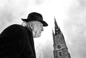 LASZLO KRASZNAHORKAI