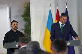 Sanchez Welcomes Zelenski - Madrid