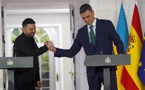 Sanchez Welcomes Zelenski - Madrid