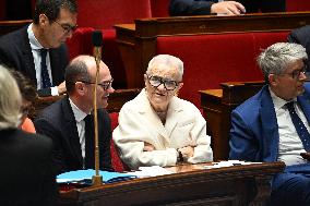 Questions To French Government Assembly - Paris