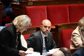 Questions To French Government Assembly - Paris