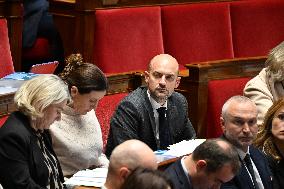 Questions To French Government Assembly - Paris