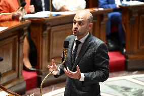 Questions To French Government Assembly - Paris