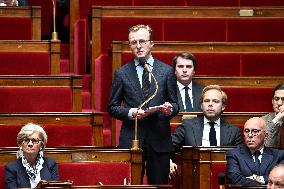 Questions To French Government Assembly - Paris