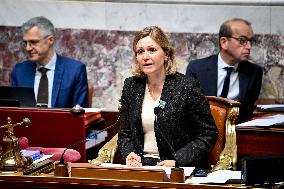 Questions To French Government Assembly - Paris