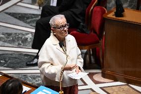 Questions To French Government Assembly - Paris