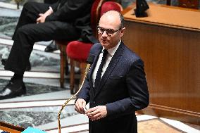 Questions To French Government Assembly - Paris