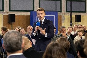 Macron Speaks to Readers of La Voix du Nord - Arras