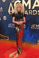 59th Annual CMA Awards - Arrivals
