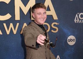 59th Annual CMA Awards - Arrivals