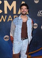 59th Annual CMA Awards - Arrivals