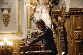 Debate on The Social Security Bill in The Senate - Paris