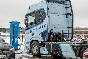 Electric truck