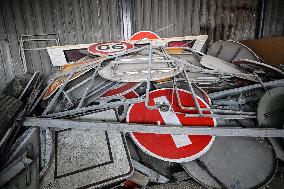 Philippe Tabarot Visits The Saint-Denis Maintenance And Intervention Center