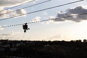 Firefighter evacuation exercice on urban cable car - Limeil-Brevannes