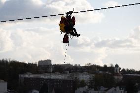 Firefighter evacuation exercice on urban cable car - Limeil-Brevannes