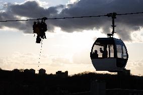 Firefighter evacuation exercice on urban cable car - Limeil-Brevannes
